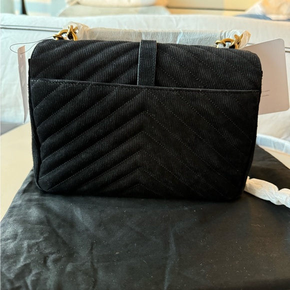 Saint Laurent Medium College Black
Corduroy Shoulder bag - Picture 2 of 13